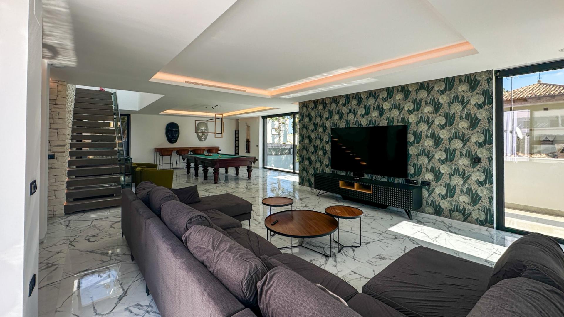 4-Bedroom Villa in Villamartin, Orihuela Costa - Image 35