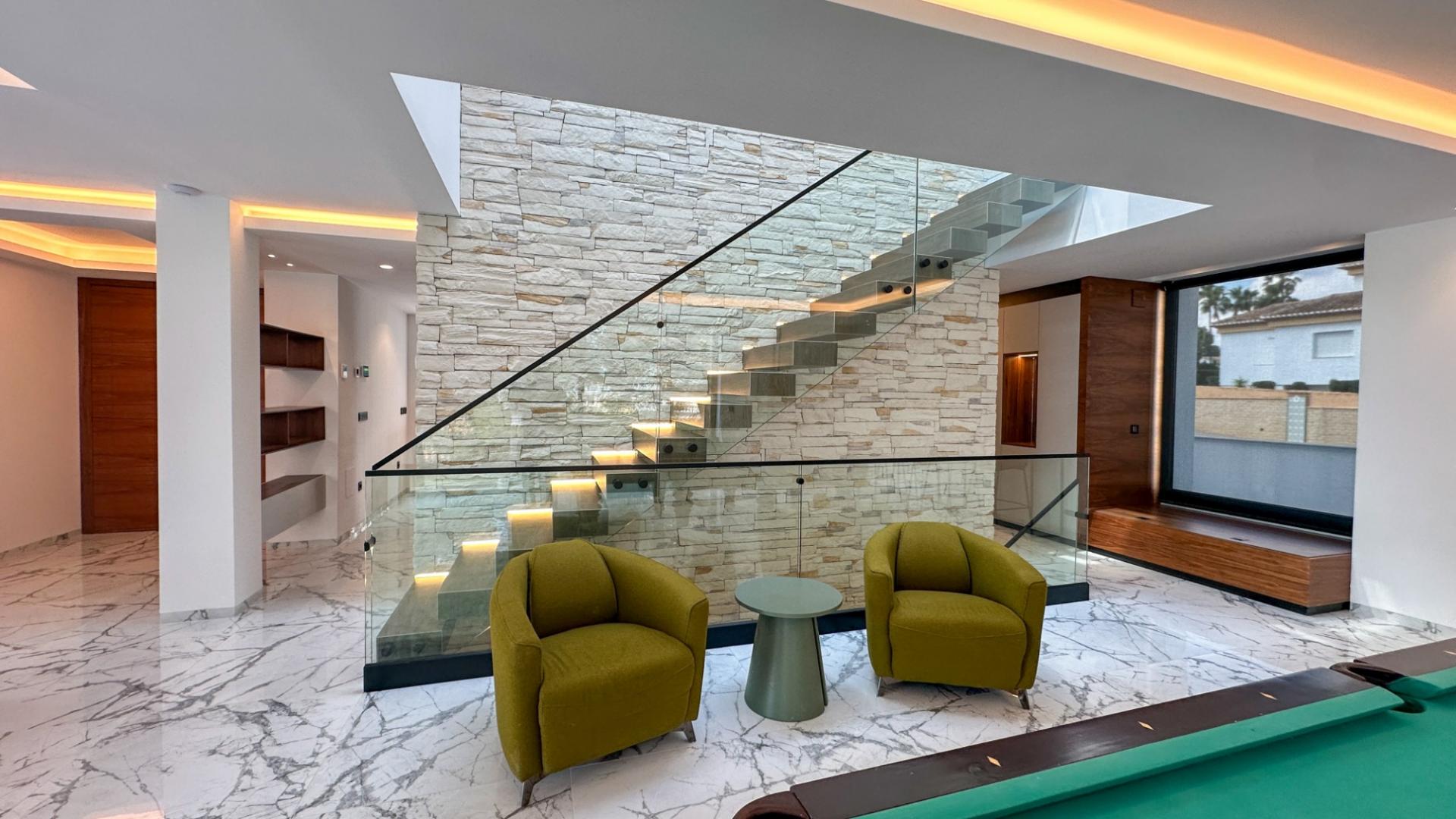 4-Bedroom Villa in Villamartin, Orihuela Costa - Image 39