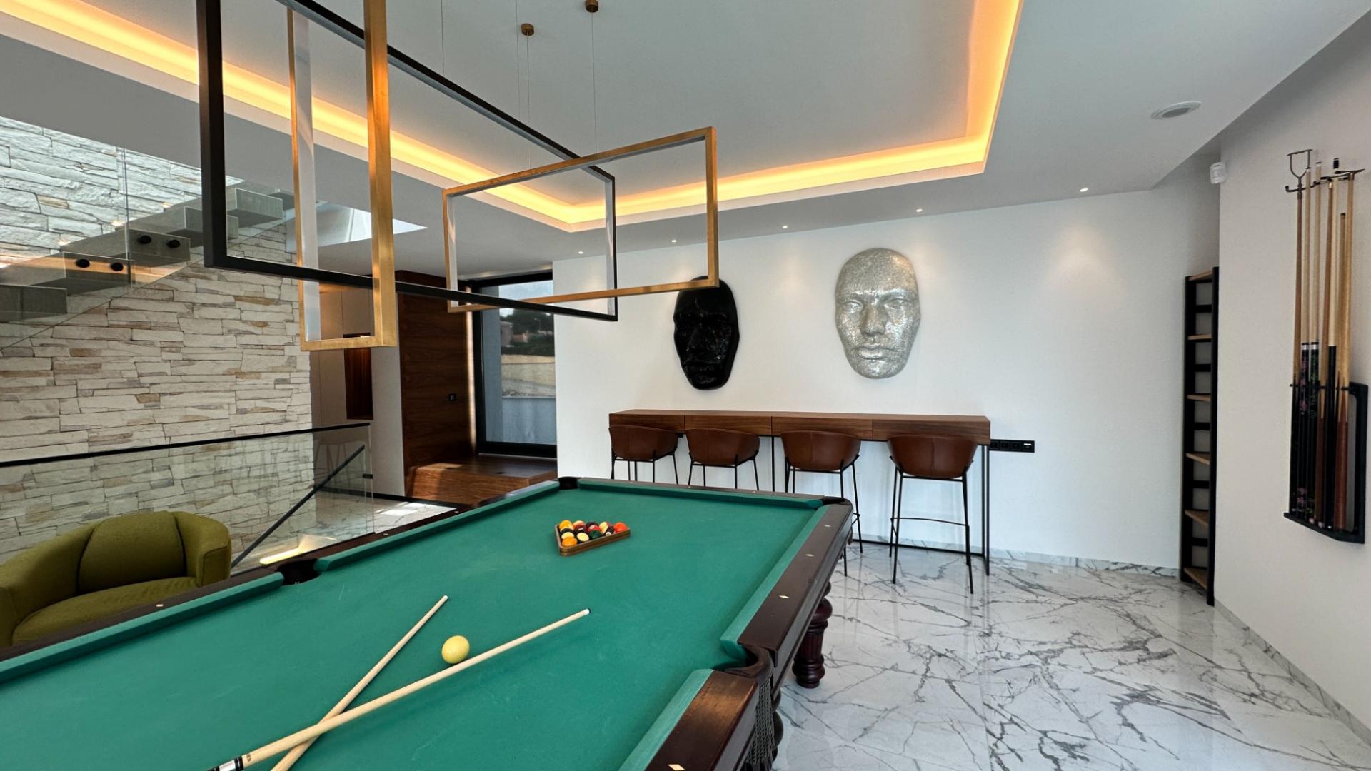 4-Bedroom Villa in Villamartin, Orihuela Costa - Image 40