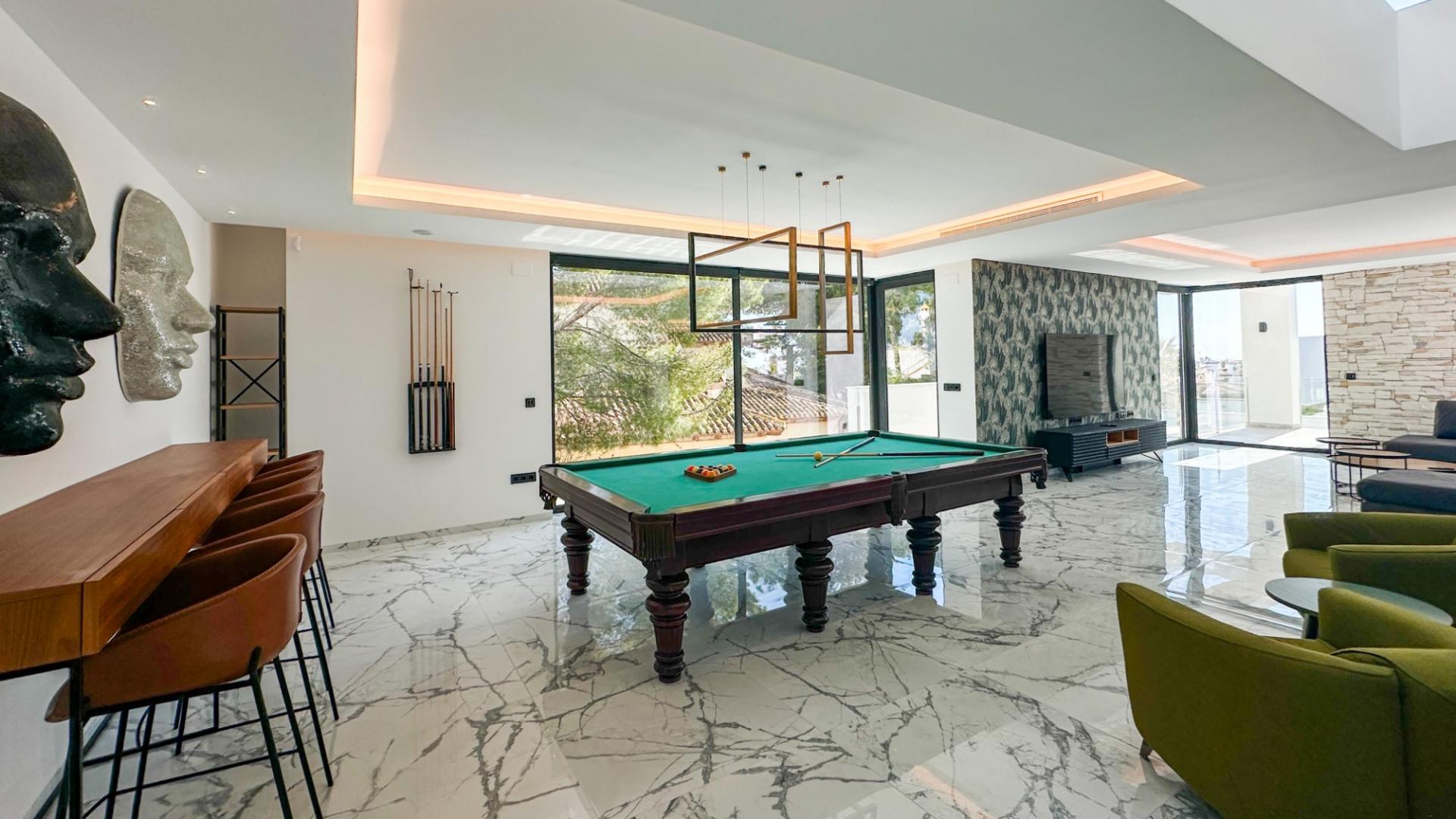 4-Bedroom Villa in Villamartin, Orihuela Costa - Image 41