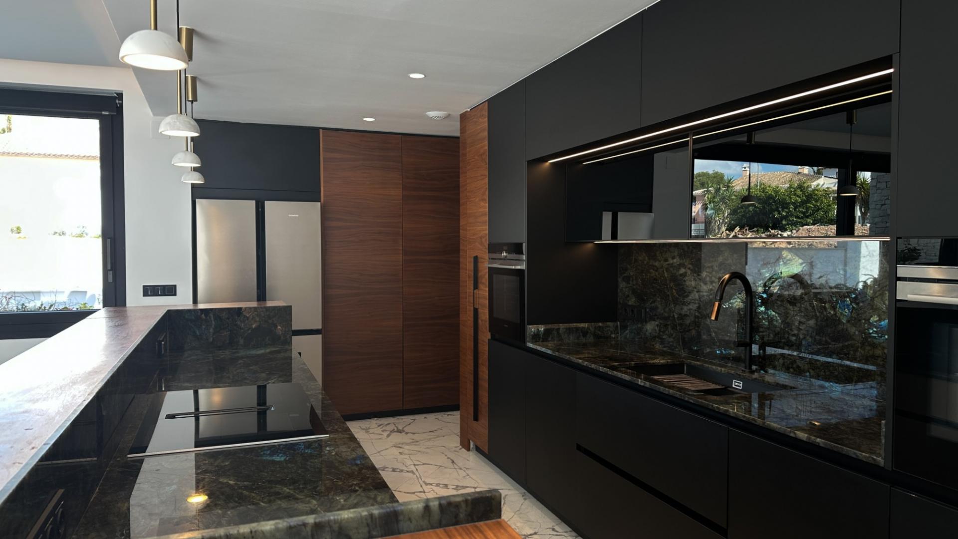 4-Bedroom Villa in Villamartin, Orihuela Costa - Image 46