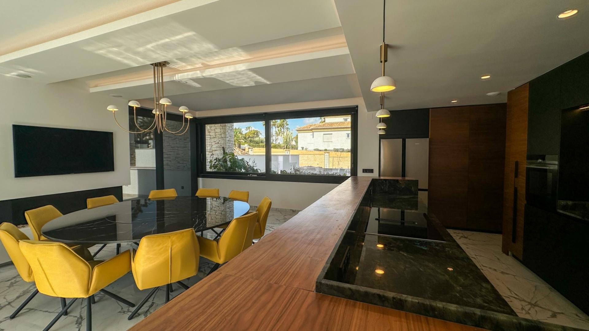 4-Bedroom Villa in Villamartin, Orihuela Costa - Image 47