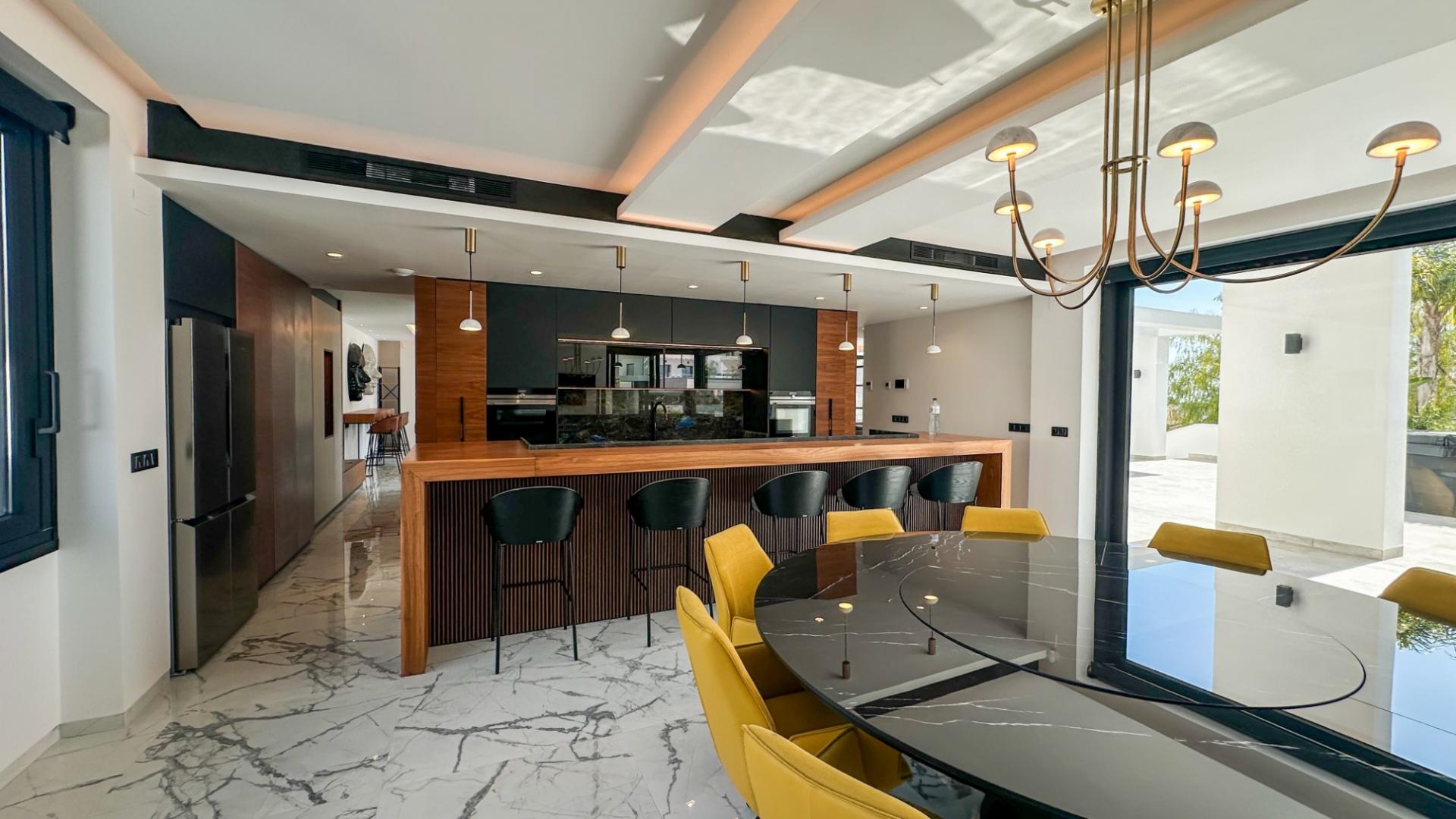 4-Bedroom Villa in Villamartin, Orihuela Costa - Image 48