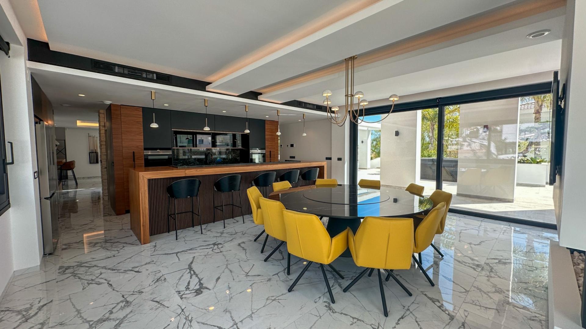 4-Bedroom Villa in Villamartin, Orihuela Costa - Image 49