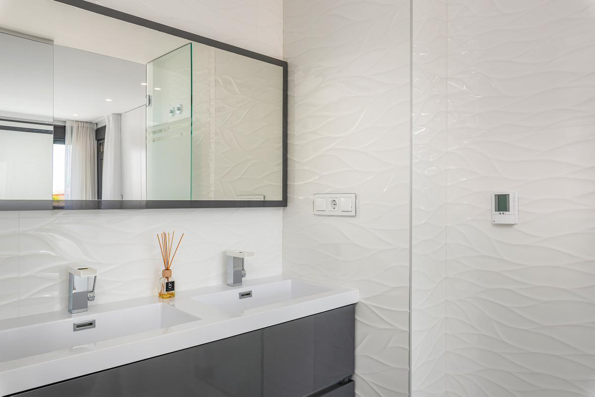 3-Bedroom Detached House in  Cartagena - Image 10