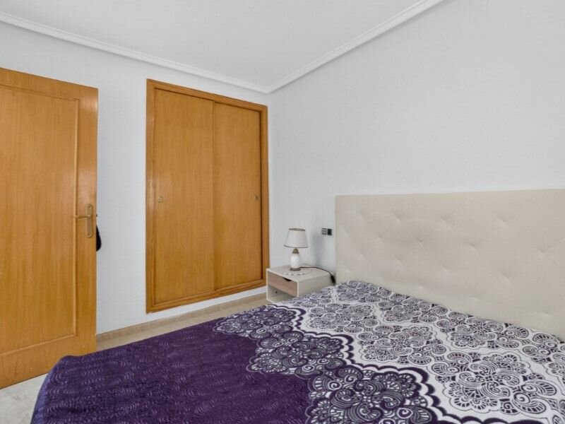 2-Bedroom Apartment in Playa del Cura, Torrevieja - Image 13
