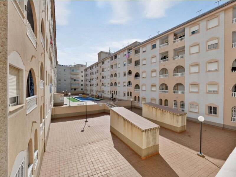 2-Bedroom Apartment in Playa del Cura, Torrevieja - Image 19