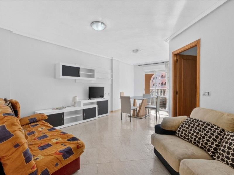 2-Bedroom Apartment in Playa del Cura, Torrevieja - Image 2