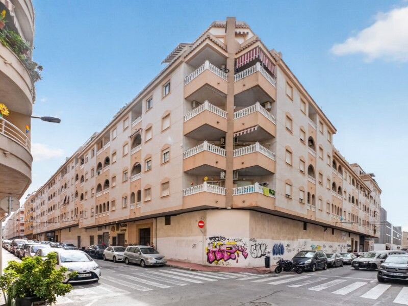 2-Bedroom Apartment in Playa del Cura, Torrevieja - Image 23