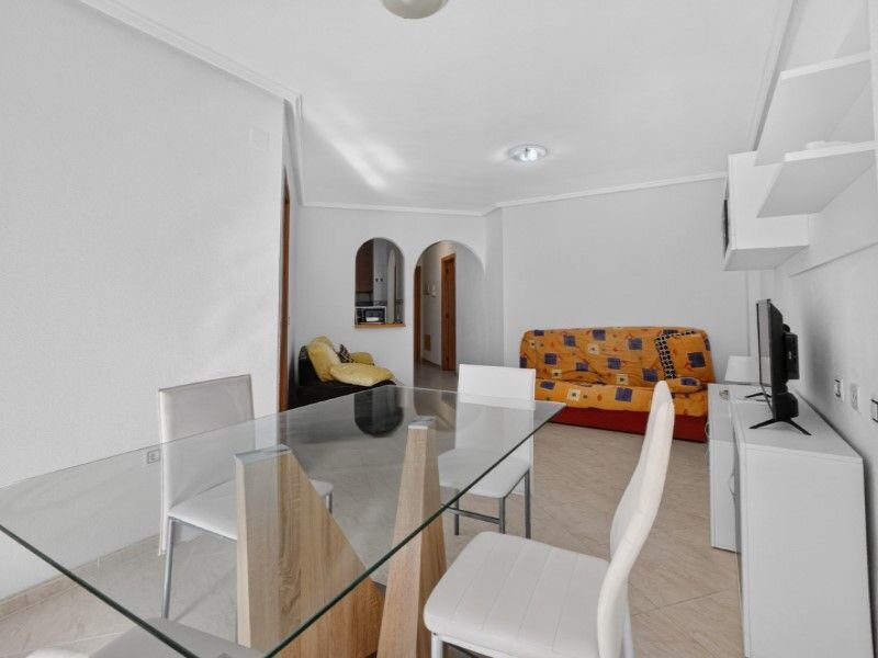 2-Bedroom Apartment in Playa del Cura, Torrevieja - Image 5