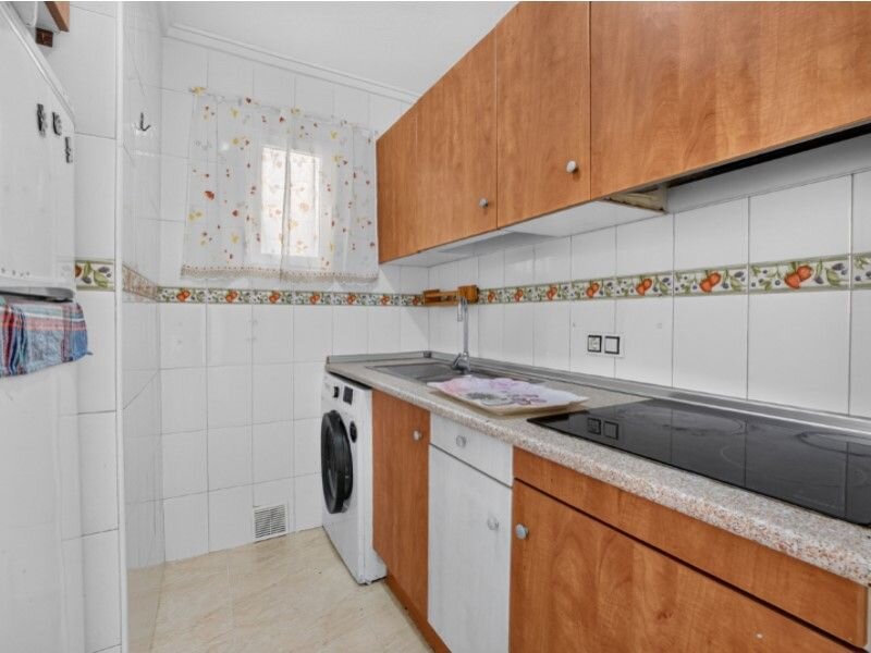 2-Bedroom Apartment in Playa del Cura, Torrevieja - Image 7