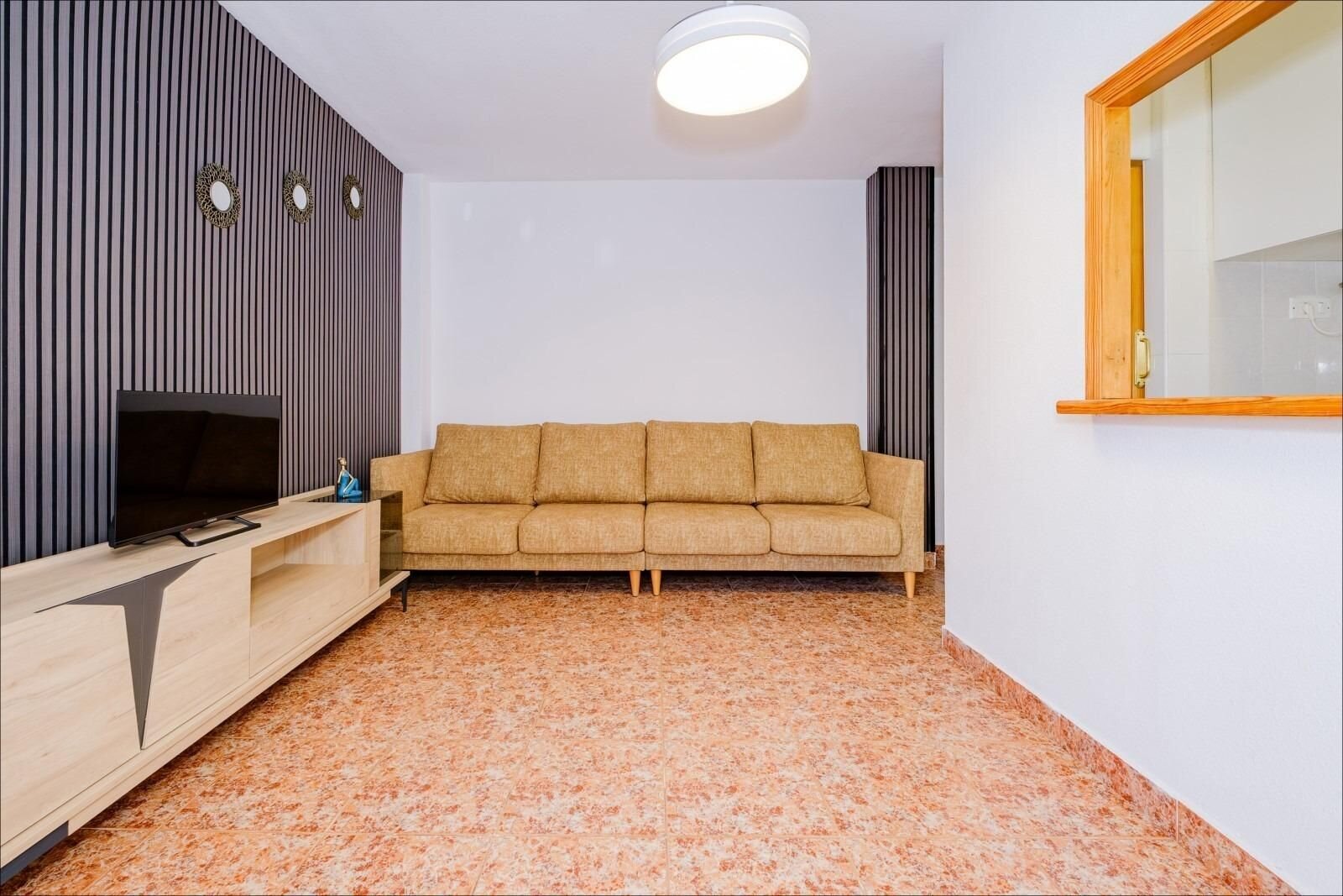 1-Bedroom Apartment in Estacion de Autobuses, Torrevieja - Image 10