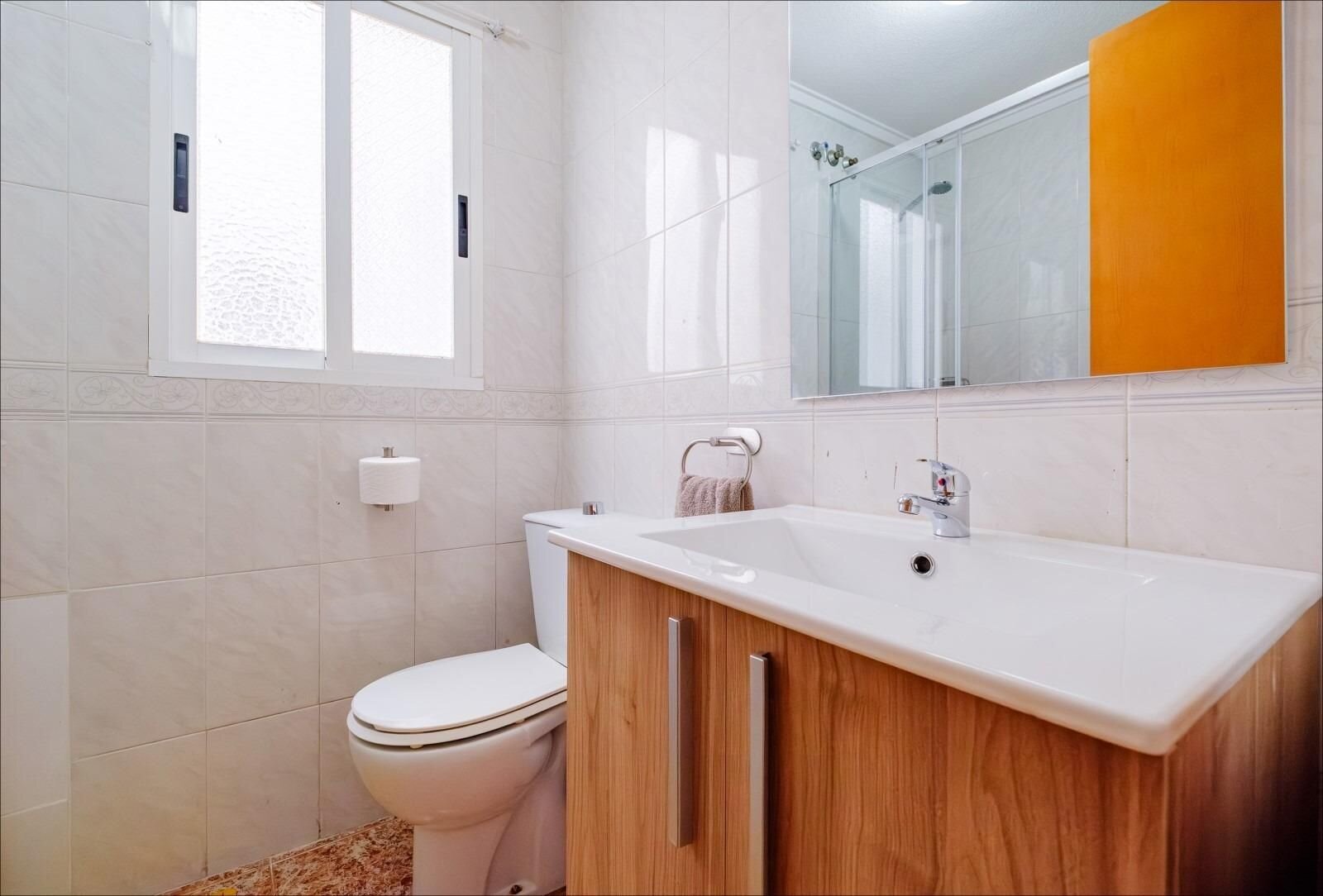 1-Bedroom Apartment in Estacion de Autobuses, Torrevieja - Image 18