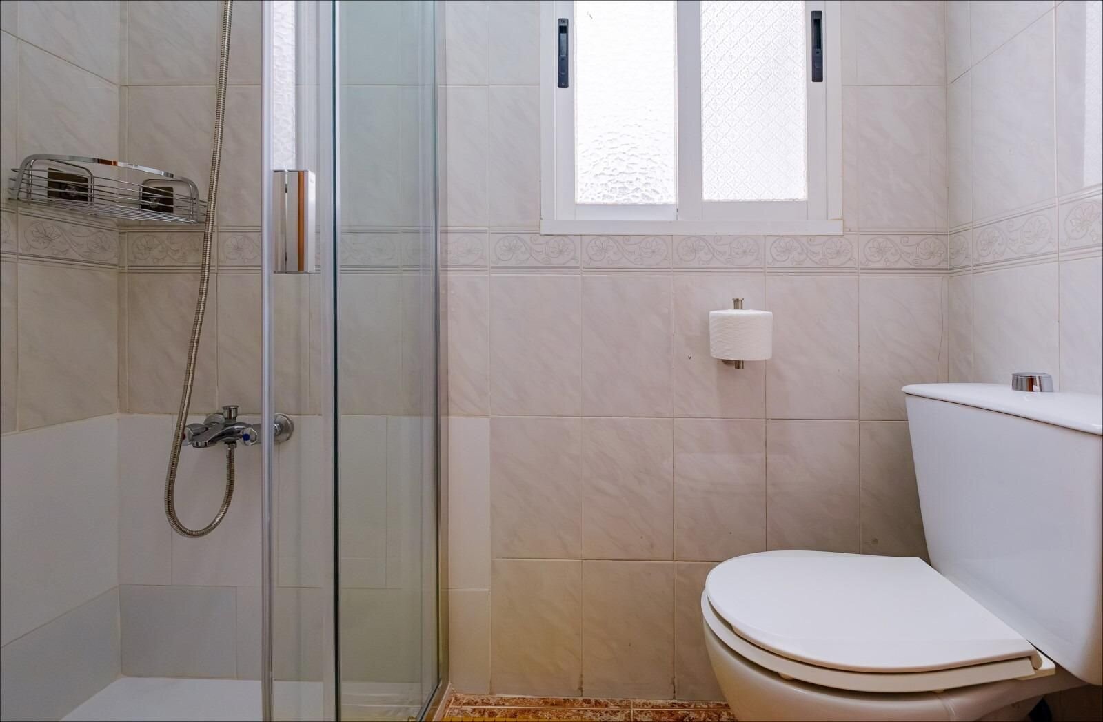 1-Bedroom Apartment in Estacion de Autobuses, Torrevieja - Image 19