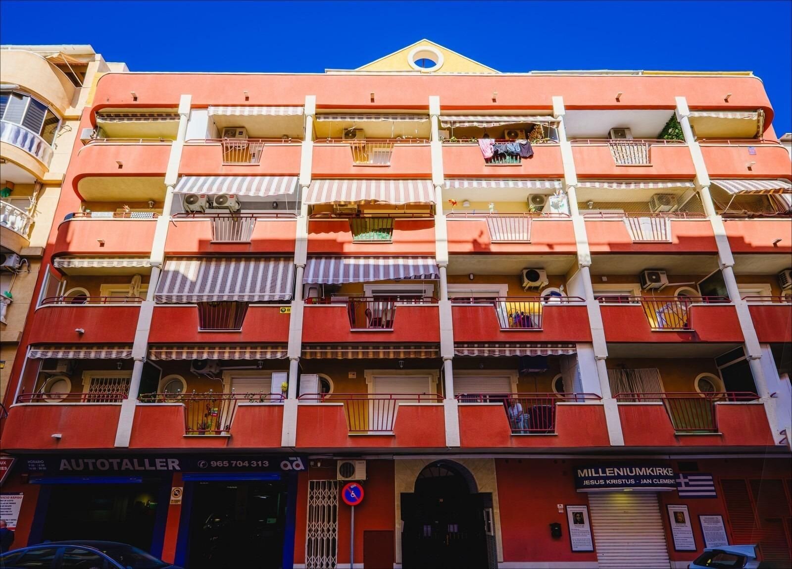 1-Bedroom Apartment in Estacion de Autobuses, Torrevieja - Image 36