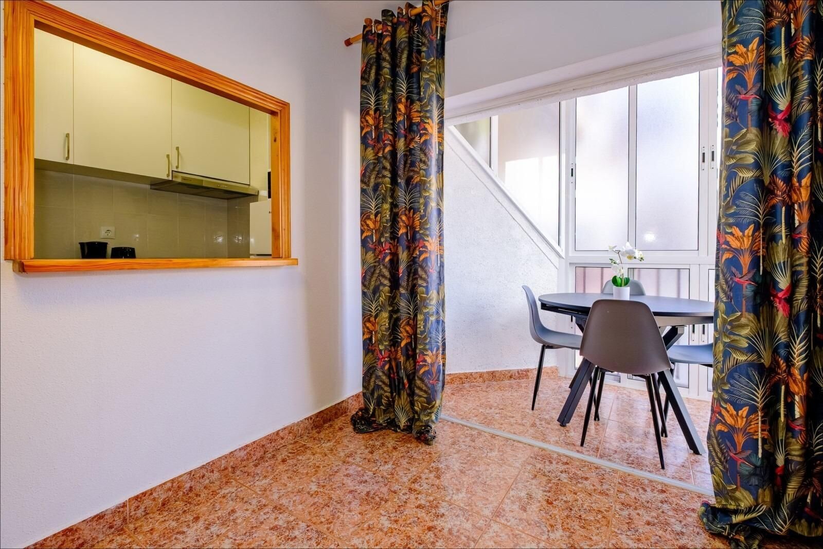 1-Bedroom Apartment in Estacion de Autobuses, Torrevieja - Image 7