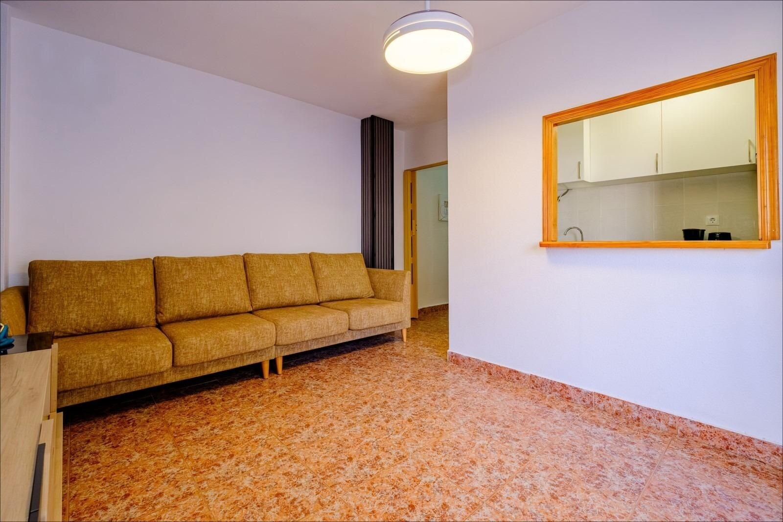 1-Bedroom Apartment in Estacion de Autobuses, Torrevieja - Image 8