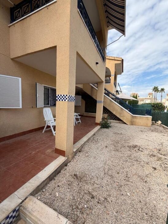 2-Bedroom Bungalow in Zona Norte, Santa Pola - Image 5