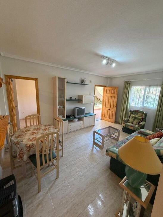 2-Bedroom Bungalow in Zona Norte, Santa Pola - Image 6