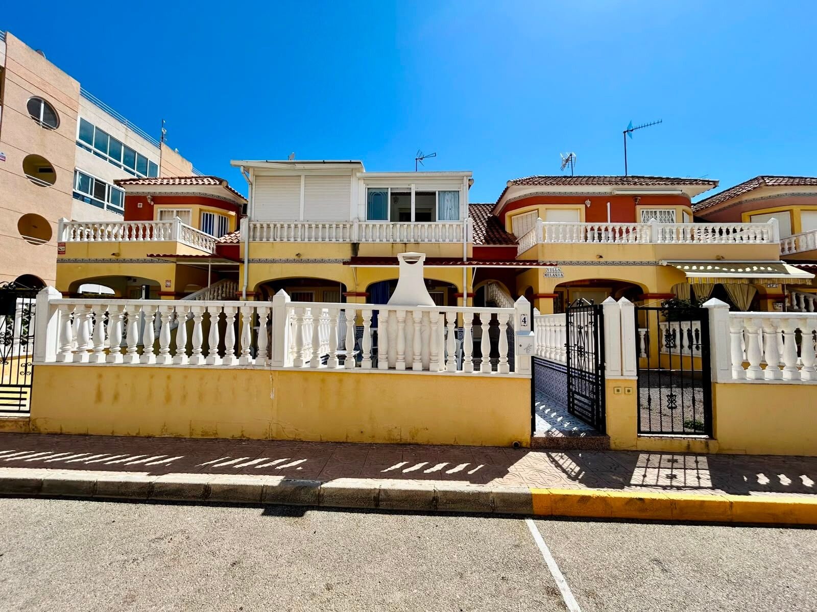 2-Bedroom House in La Siesta - El Salado - Torreta, Torrevieja - Image 4