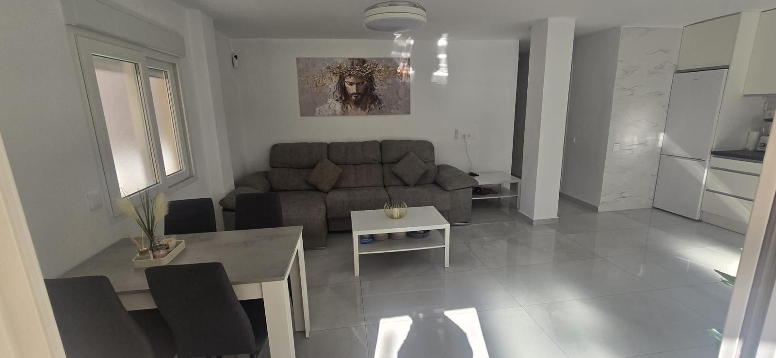 3-Bedroom Apartment in Acequion, Torrevieja - Image 2