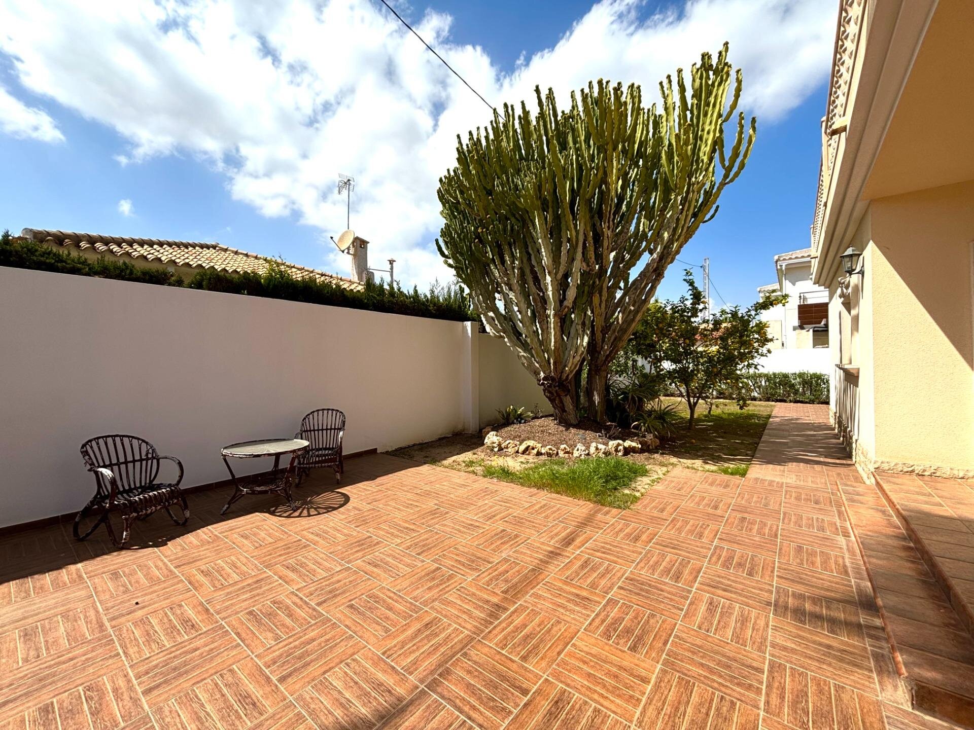 4-Bedroom Villa in Cabo Roig - Image 6