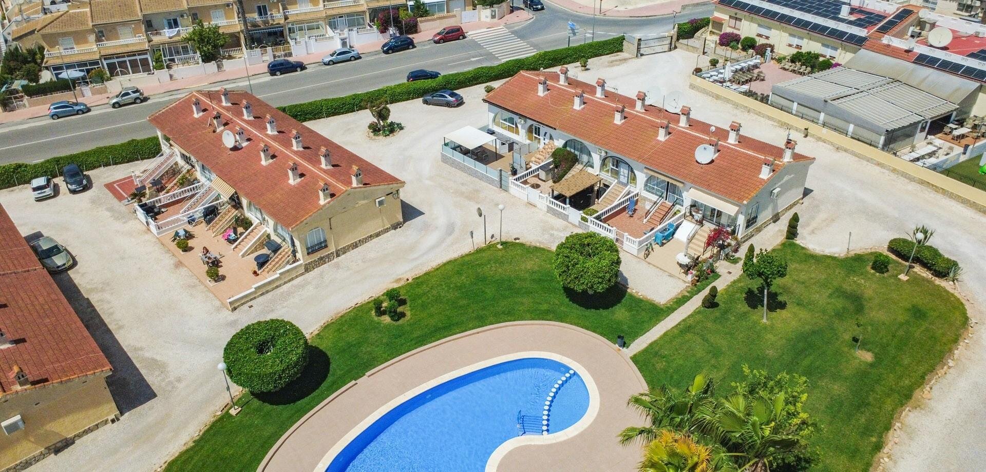1-Bedroom Bungalow in Rojales - Image 14