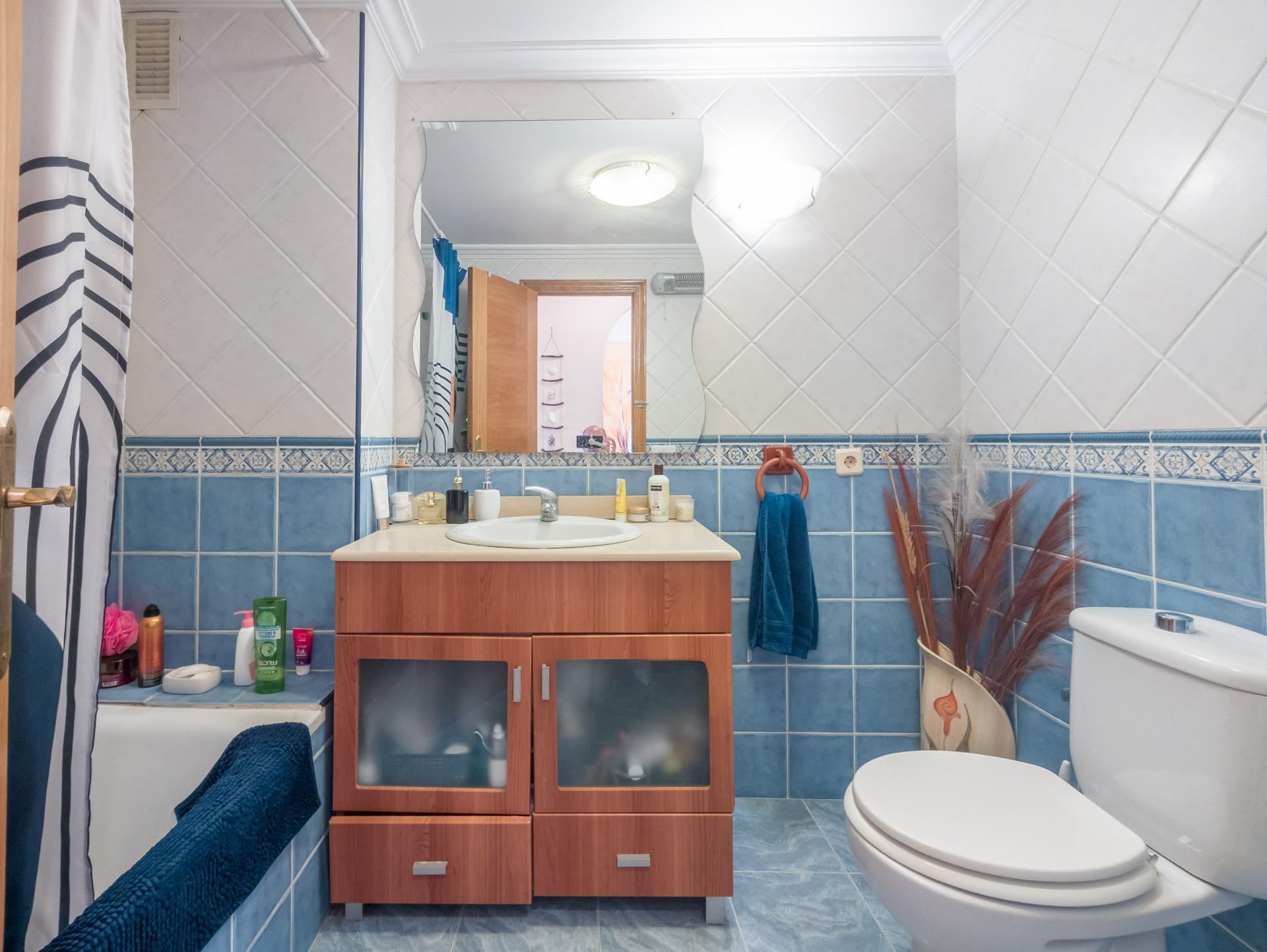 Appartement met 2 Slaapkamers in Playa de los Naufragos, Torrevieja - Image 10