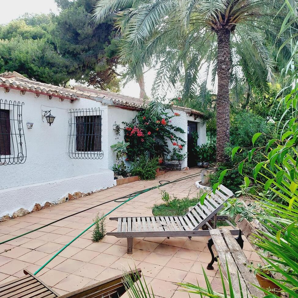 4-Bedroom Villa in Lomas de Cabo Roig, Orihuela Costa - Image 3