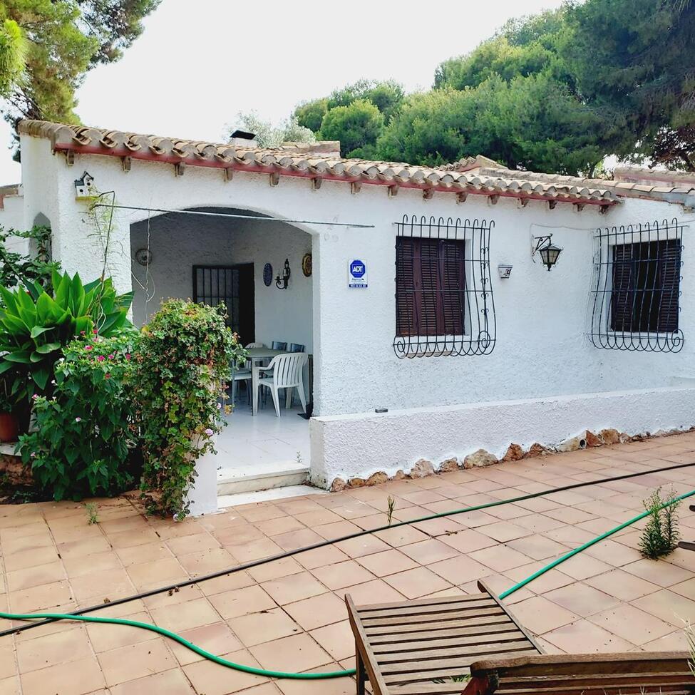 4-Bedroom Villa in Lomas de Cabo Roig, Orihuela Costa - Image 49