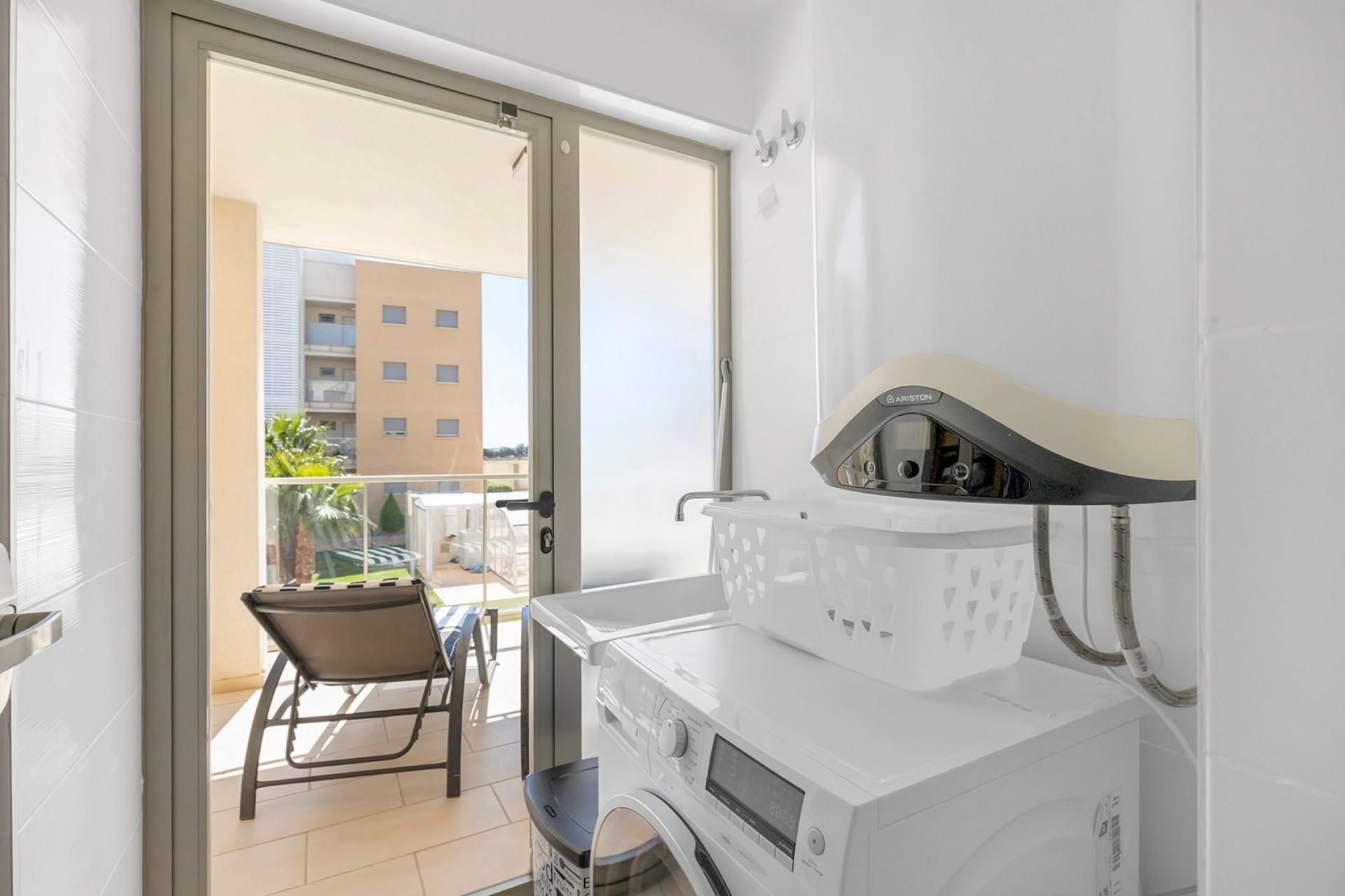 Apartamento de 2 Dormitorios en Los Dolses, Orihuela Costa - Image 14