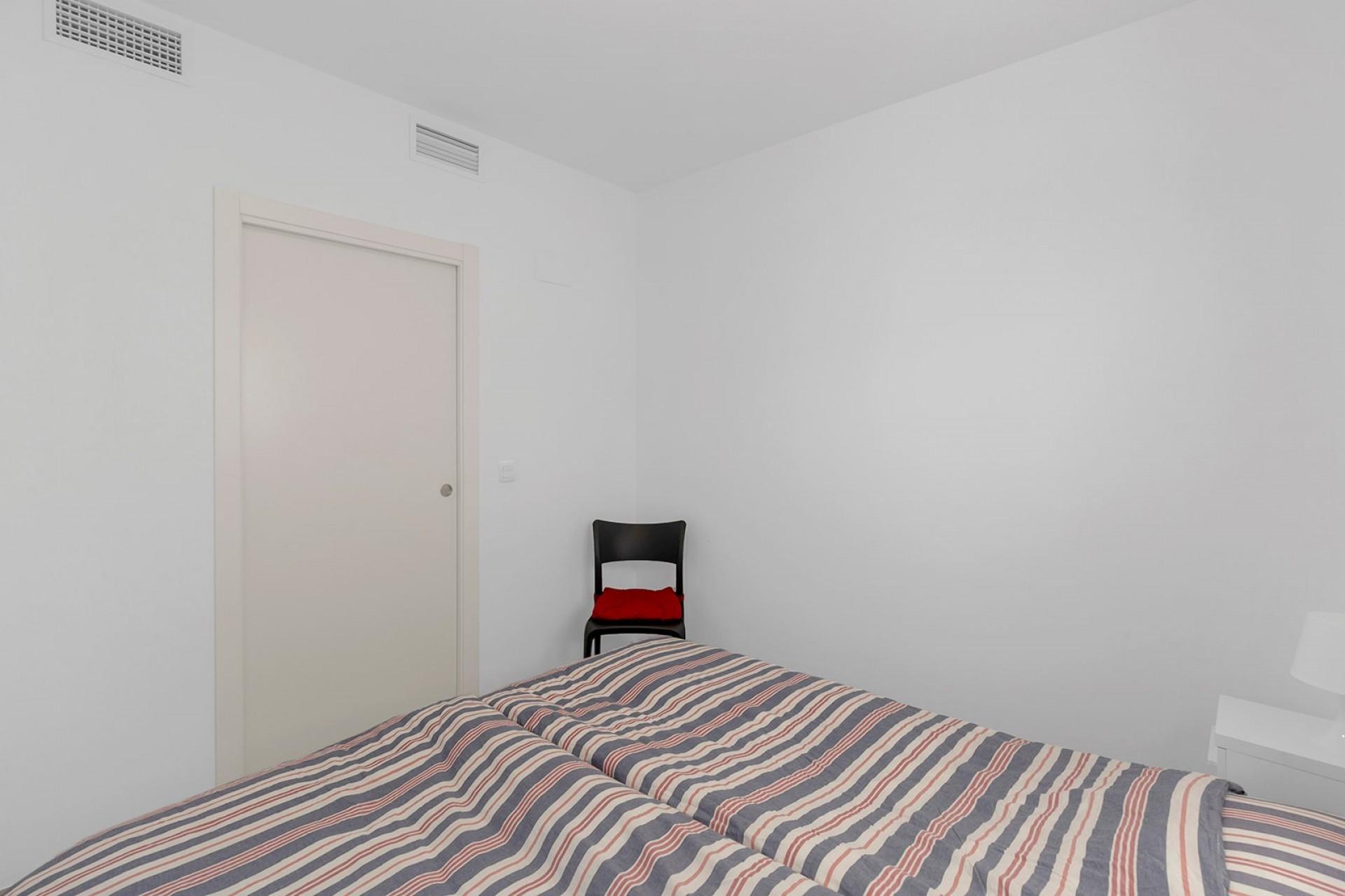 Apartamento de 2 Dormitorios en Los Dolses, Orihuela Costa - Image 21