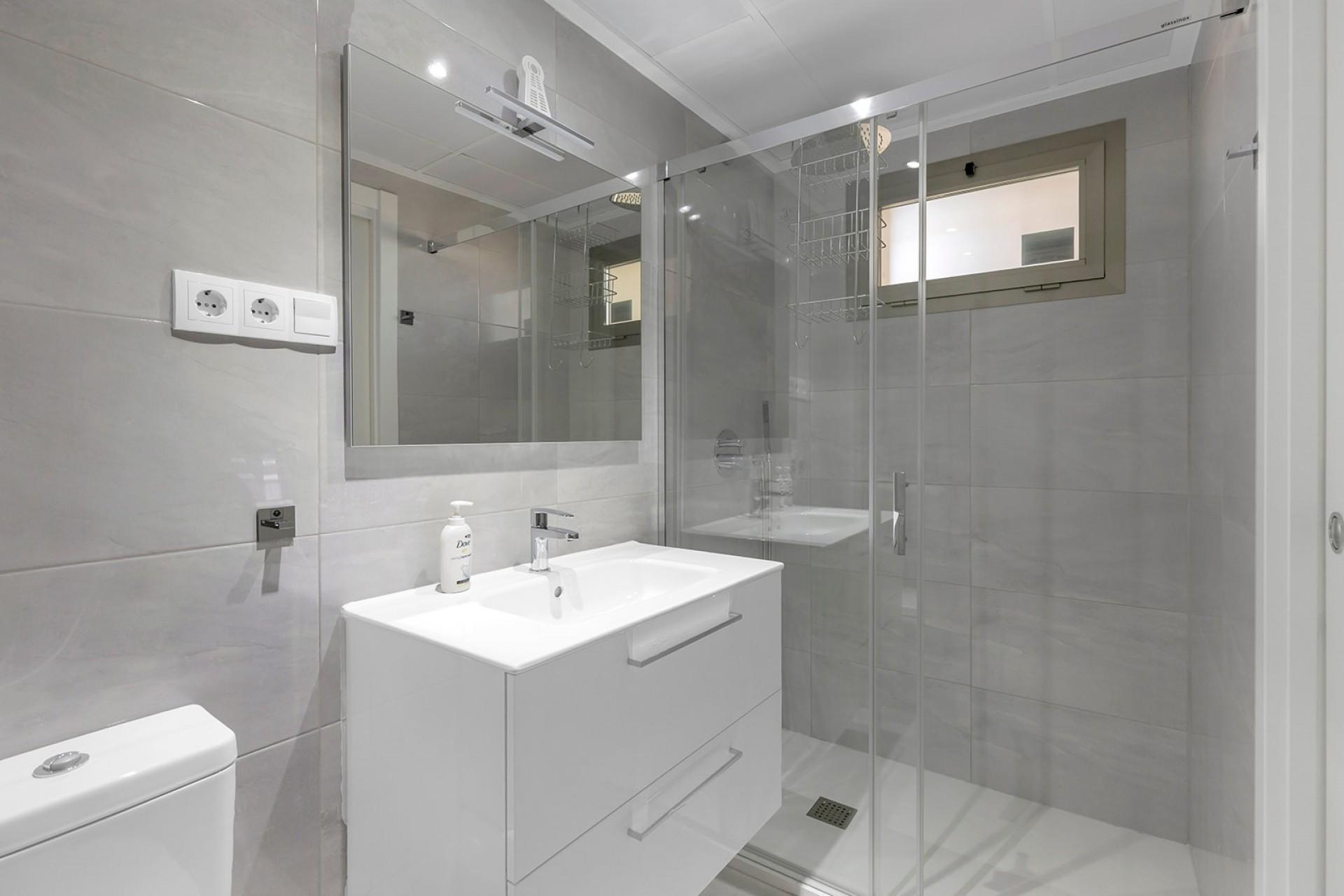 Apartamento de 2 Dormitorios en Los Dolses, Orihuela Costa - Image 23