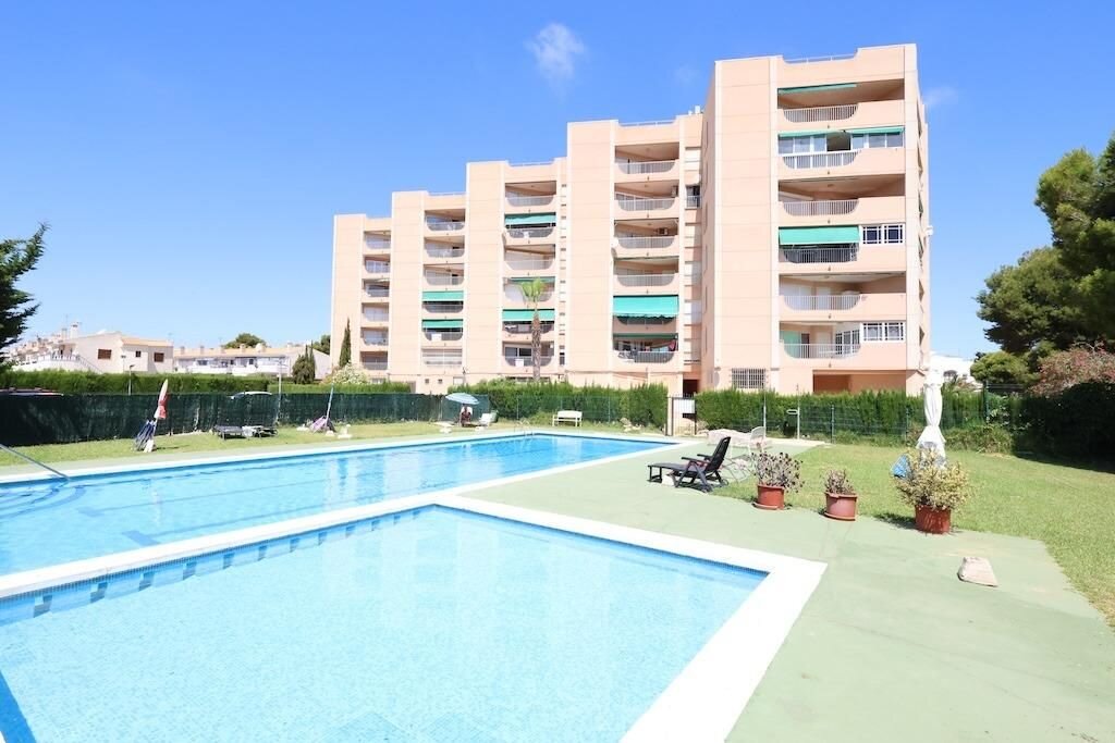 3-Bedroom Apartment in Lomas de Cabo Roig, Orihuela Costa - Image 16