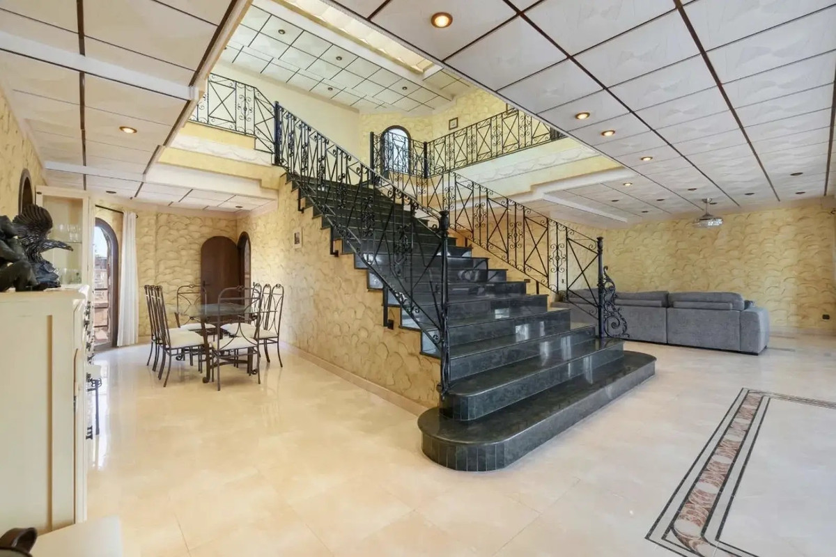 4-Bedroom Detached House in La Zenia, Orihuela Costa | Su... - Image 12