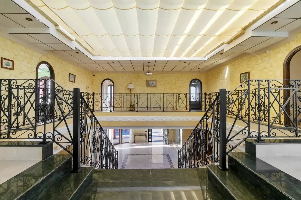 4-Bedroom Detached House in La Zenia, Orihuela Costa | Su... - Image 14