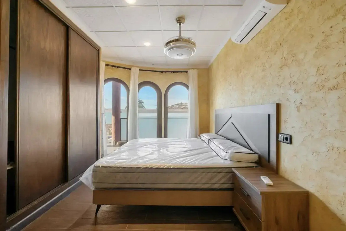 4-Bedroom Detached House in La Zenia, Orihuela Costa | Su... - Image 24