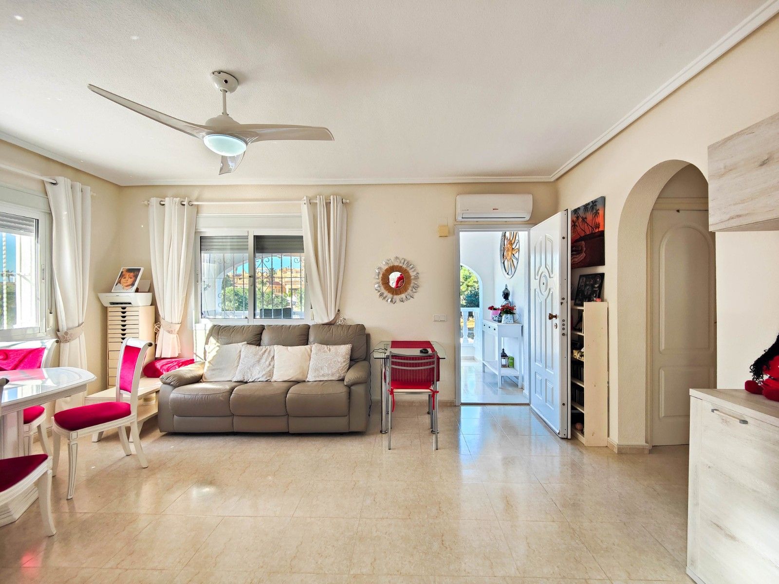 2-Bedroom Villa in Rojales - Image 31