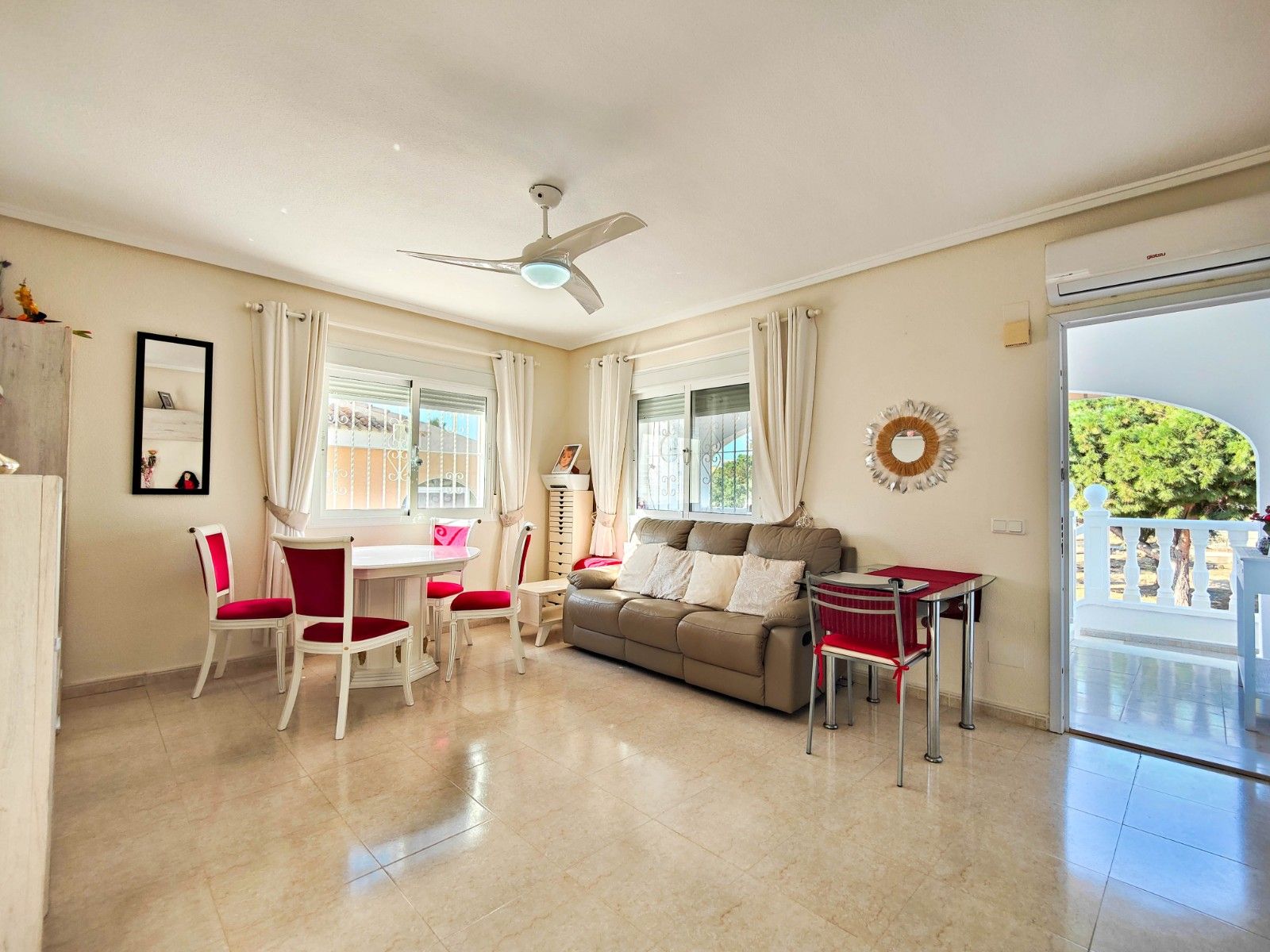 2-Bedroom Villa in Rojales - Image 32