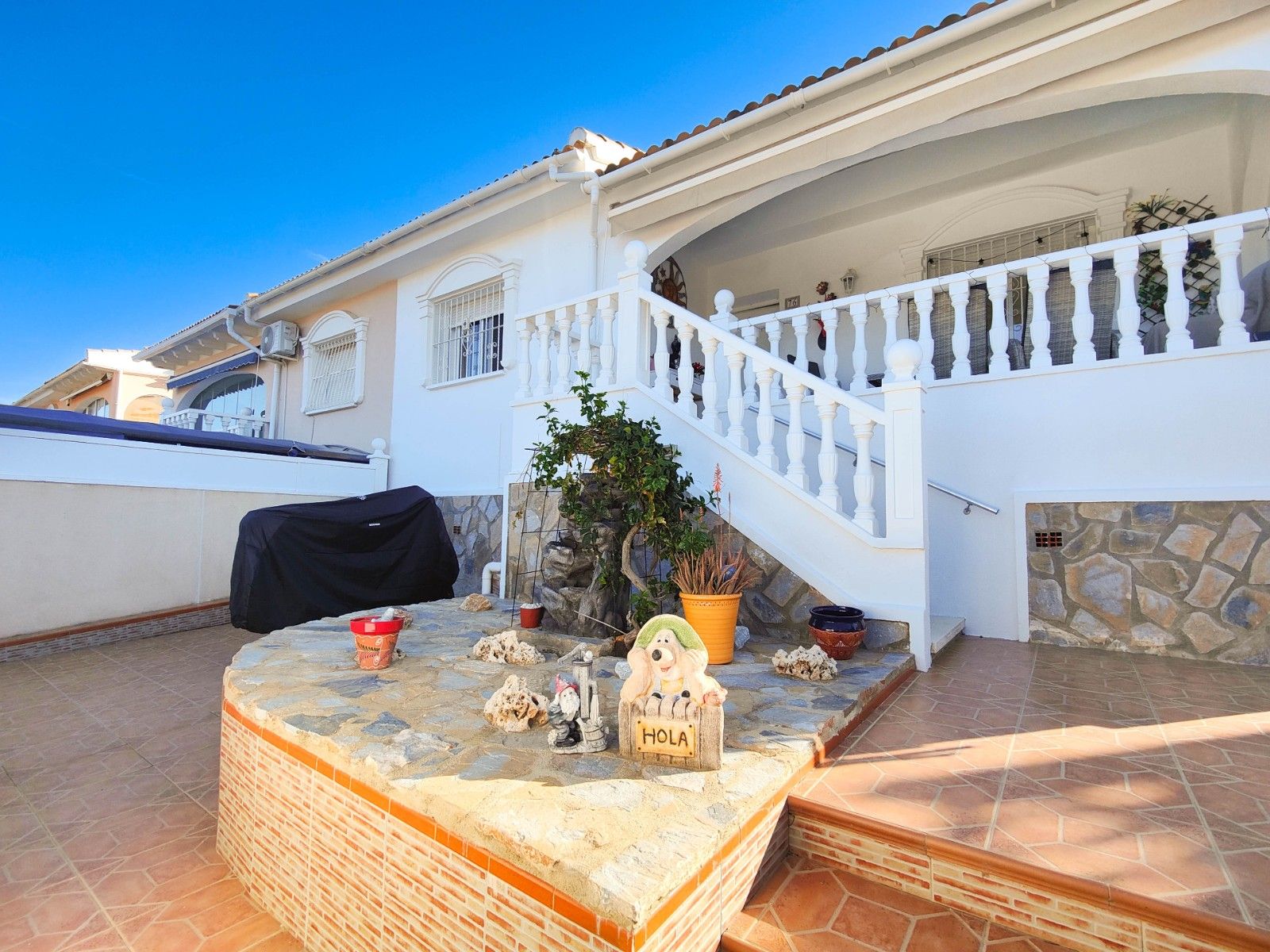 2-Bedroom Villa in Rojales - Image 4
