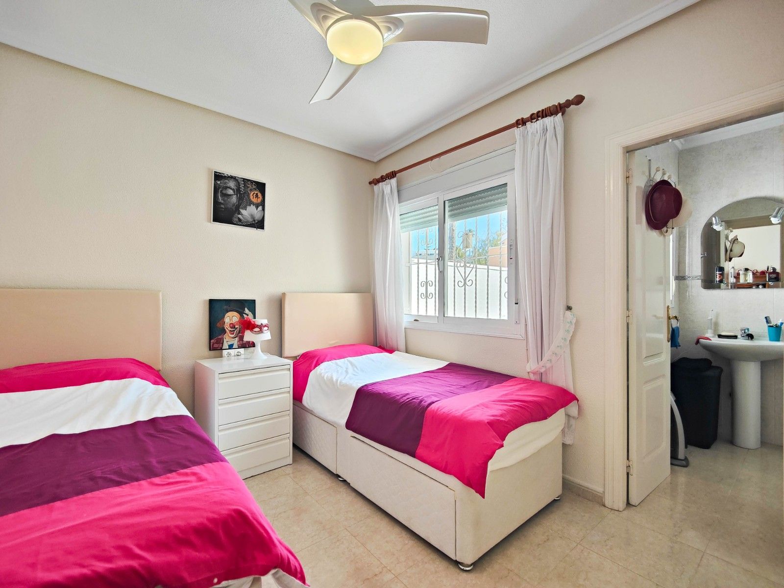 2-Bedroom Villa in Rojales - Image 41