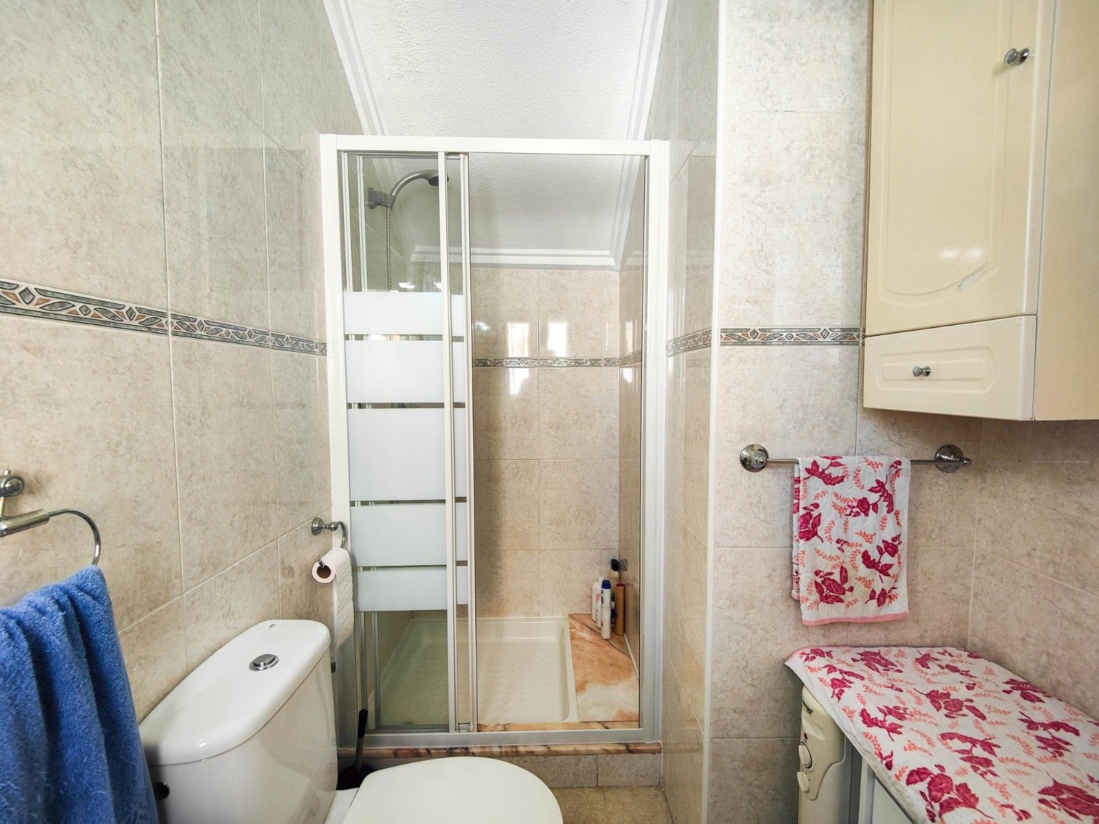 2-Bedroom Villa in Rojales - Image 45