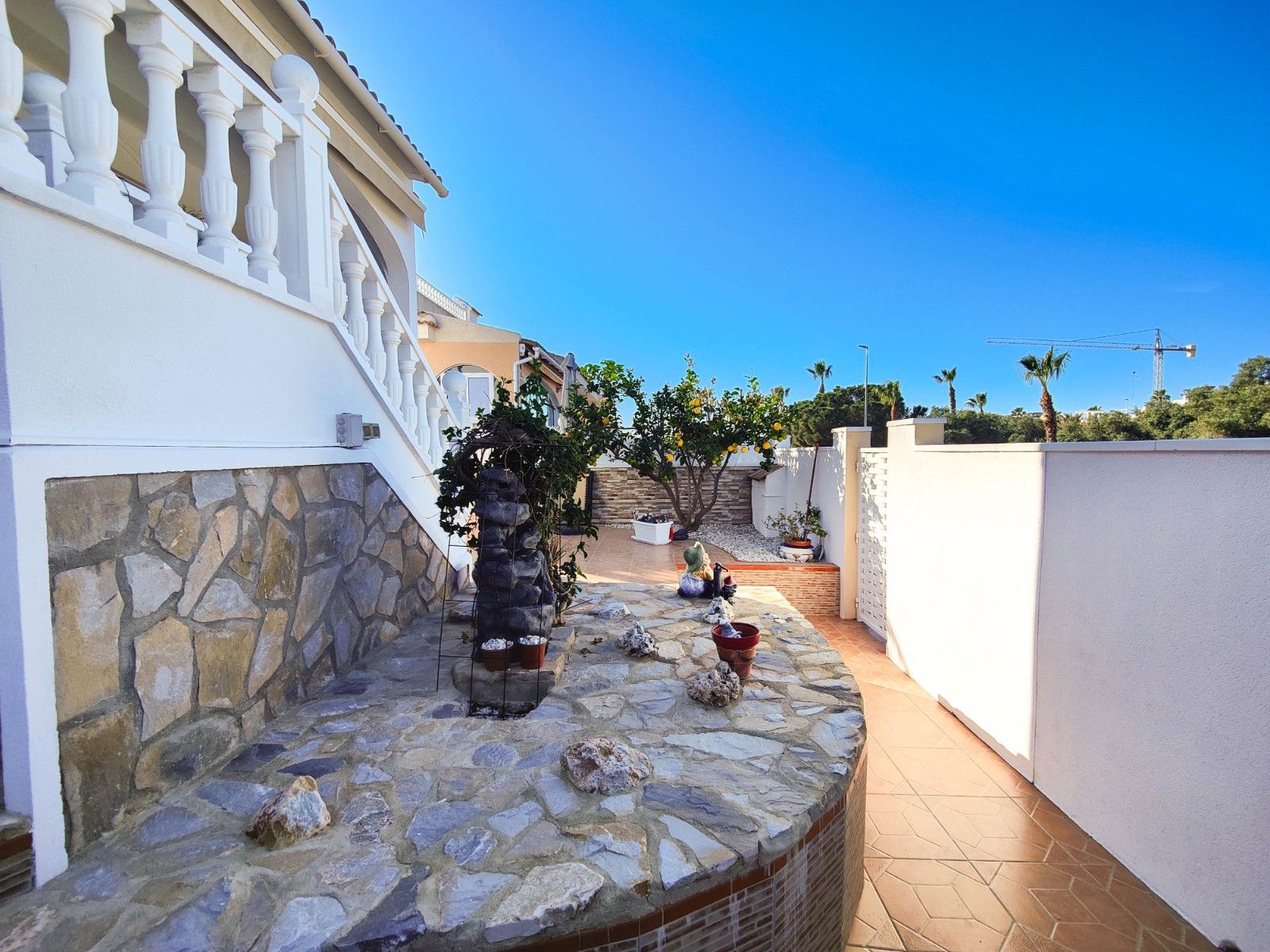2-Bedroom Villa in Rojales - Image 7
