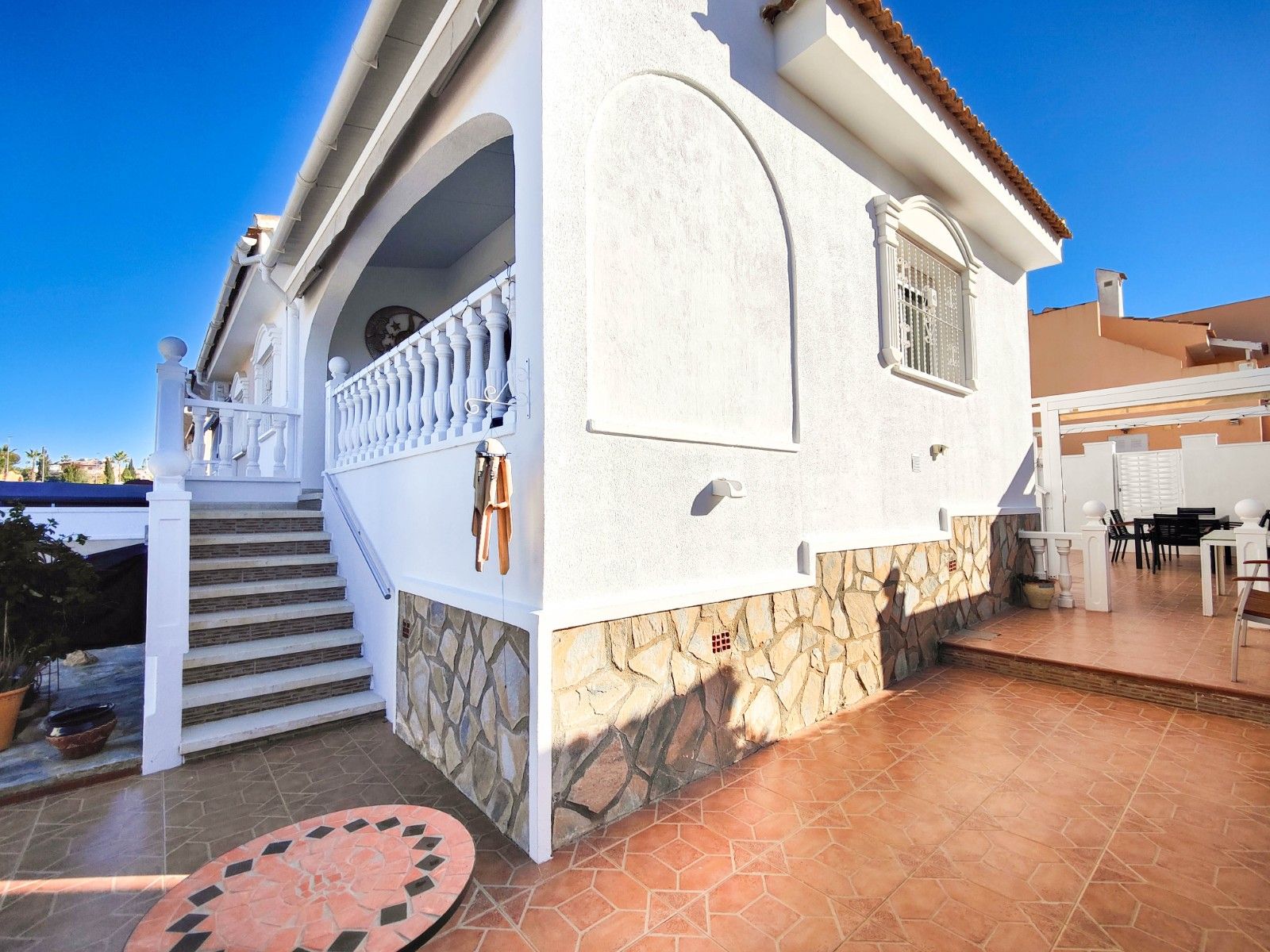 2-Bedroom Villa in Rojales - Image 9
