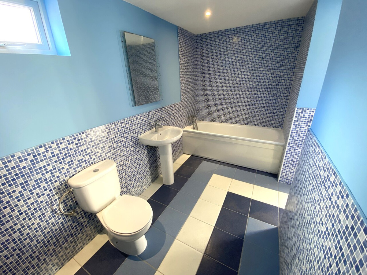 5-Bedroom Detached House in La Zenia, Orihuela Costa | Su... - Image 19