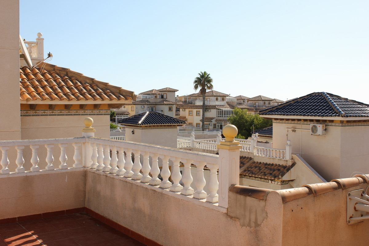 5-Bedroom Detached House in La Zenia, Orihuela Costa | Su... - Image 23