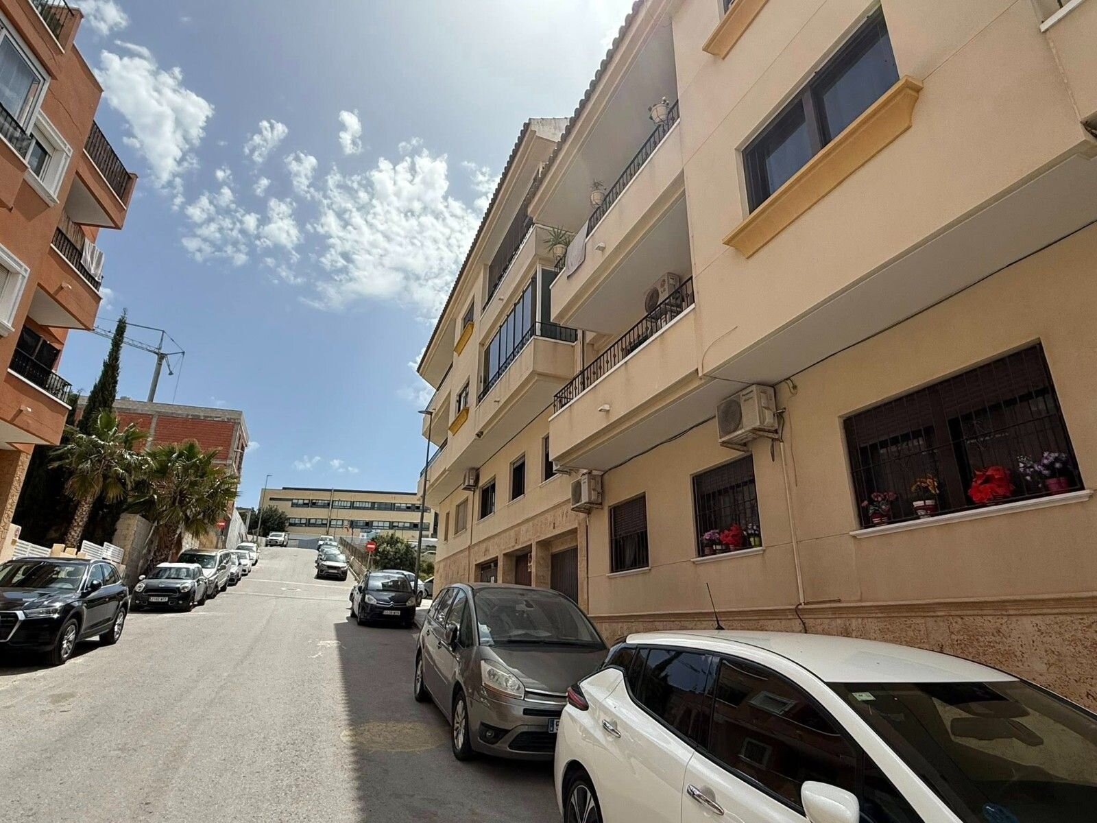 3-Bedroom Apartment in Pueblo 9, San Miguel de Salinas - Image 2