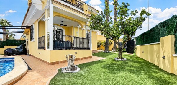 Villa de 3 Chambres à Lomas de Cabo Roig-los Dolses, Orihuela Costa