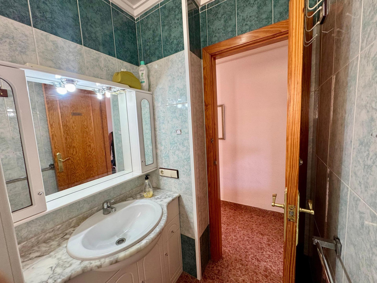 2-Bedroom Penthouse Apartment in Torrevieja | Sunny Casa... - Image 17