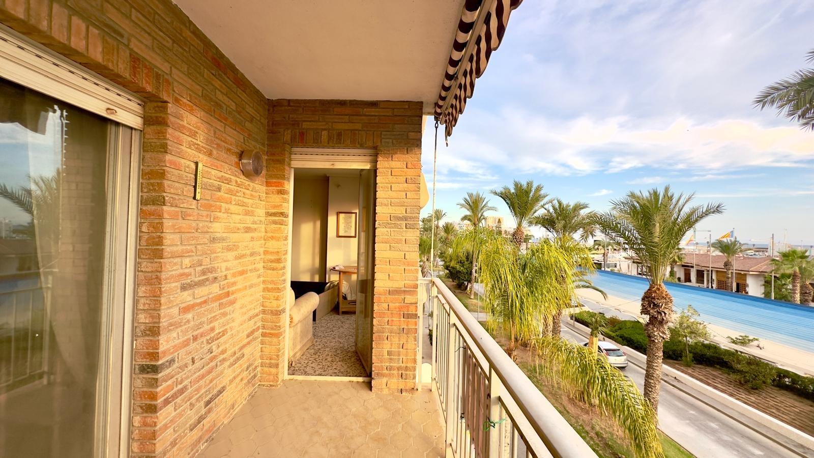 4-Bedroom Apartment in Torrevieja, Torrevieja - Image 12